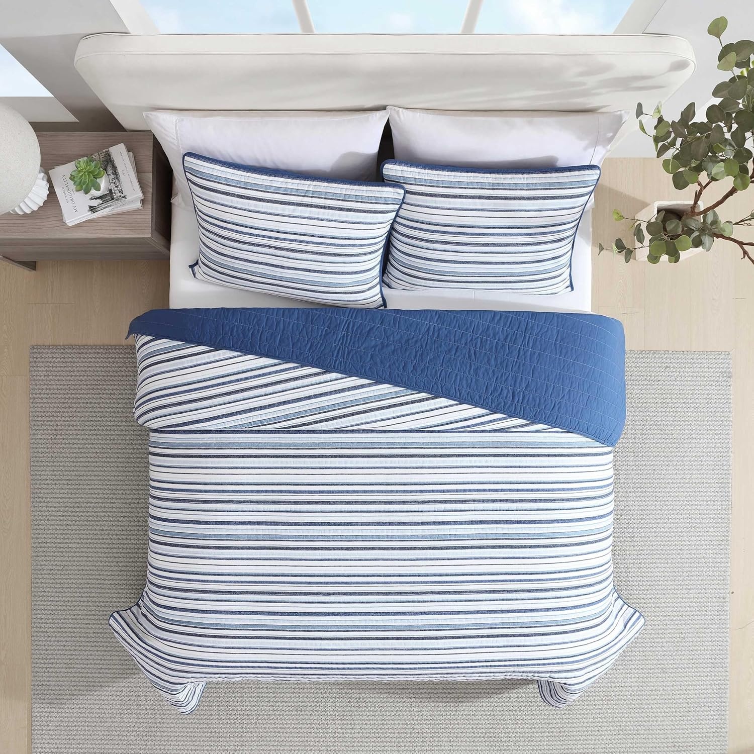 image:imageNautica Quilt Set Soft Bedding with Matching Sham Rounded Corner Reversible Design Coleridge Blue TwinPembrook Blue