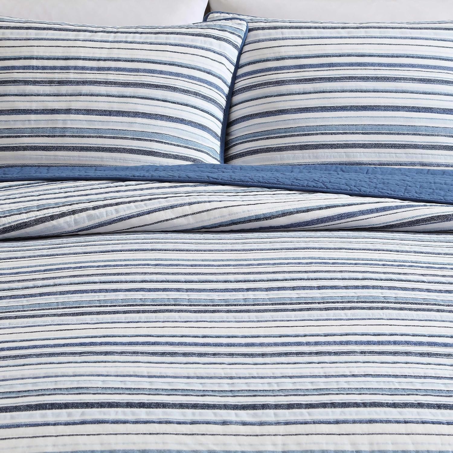 image:imageNautica Quilt Set Soft Bedding with Matching Sham Rounded Corner Reversible Design Coleridge Blue TwinPembrook Blue
