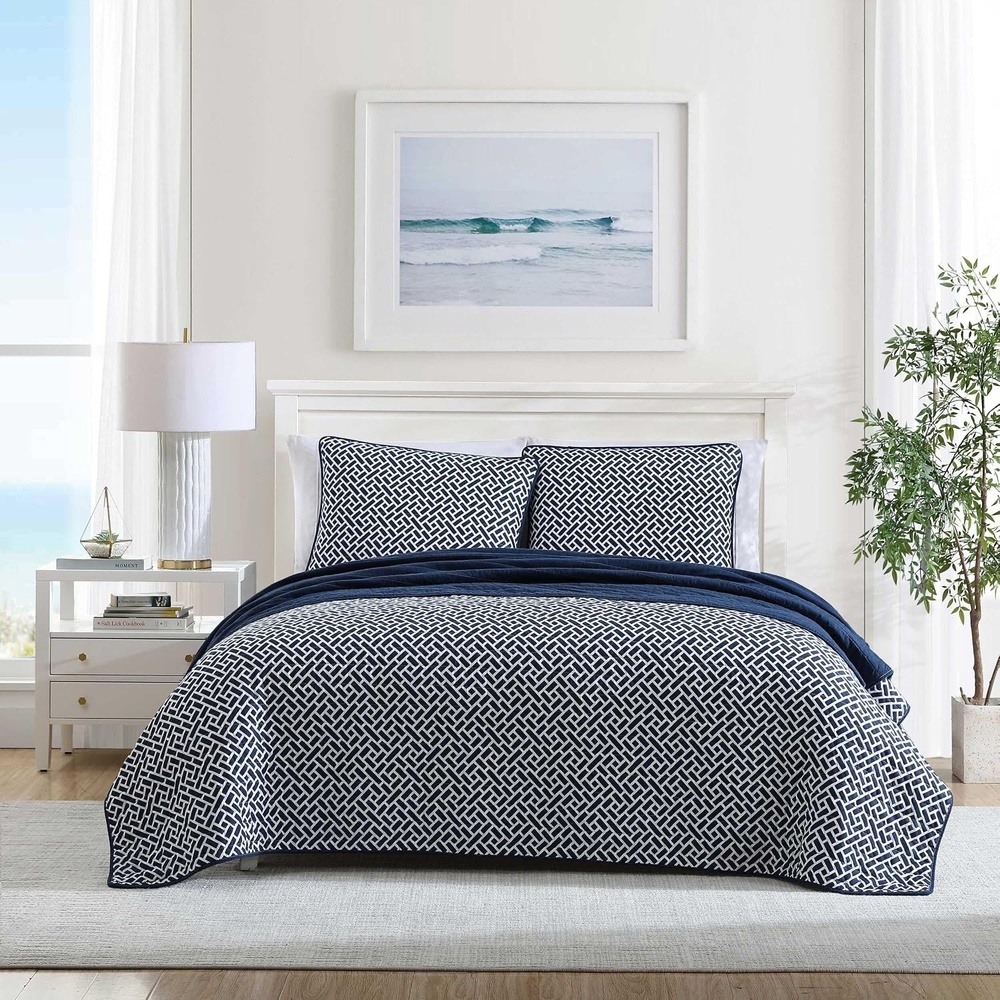 image:imageNautica Quilt Set Soft Bedding with Matching Sham Rounded Corner Reversible Design Coleridge Blue TwinLockridge Navy