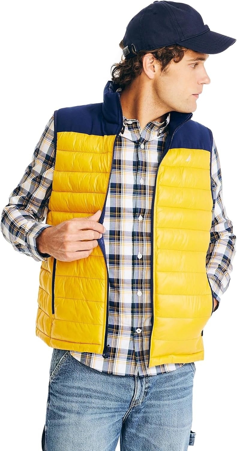 image:imageNautica Mens Lightweight Puffer Vest Wind amp WaterResistantBright Navy Red